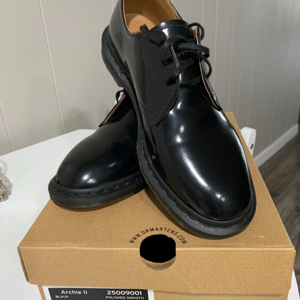 Dr. Martens Archie II